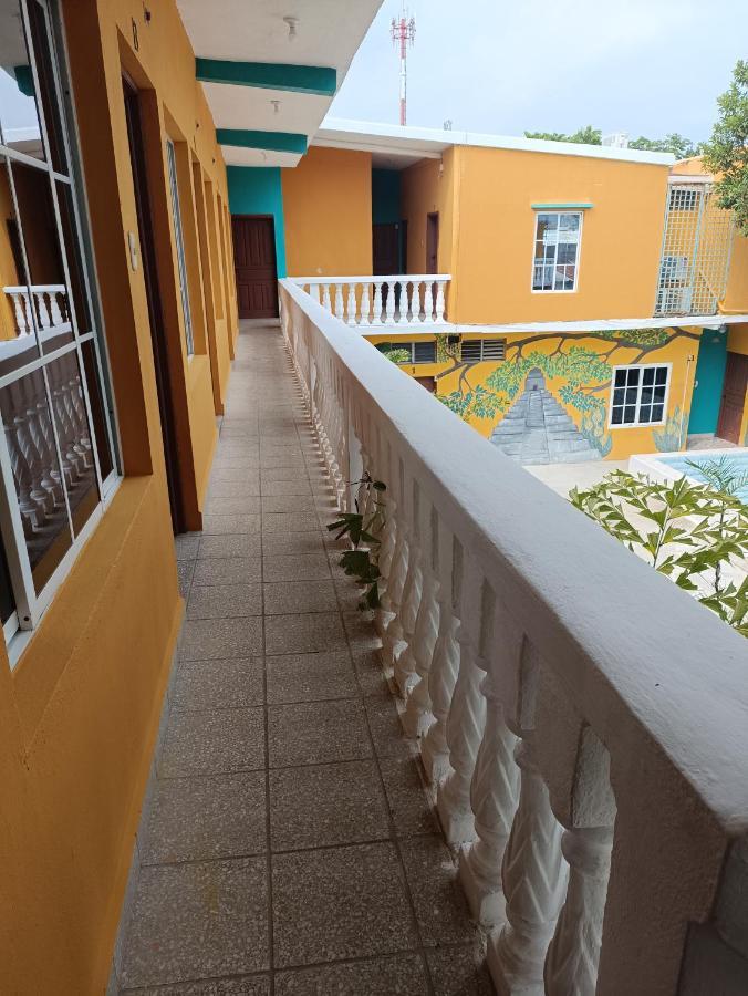 Hotel Y Restaurante Casa Jardines San Benito Buitenkant foto