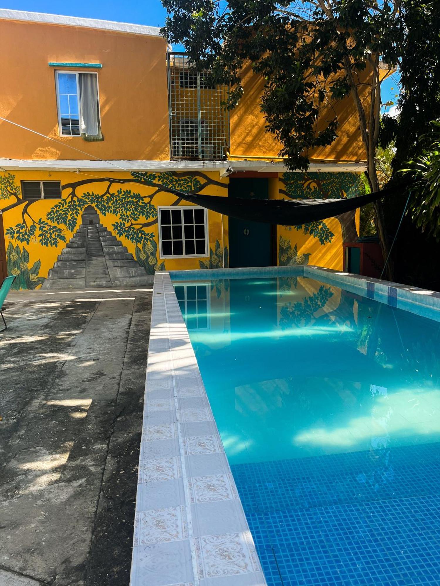 Hotel Y Restaurante Casa Jardines San Benito Buitenkant foto